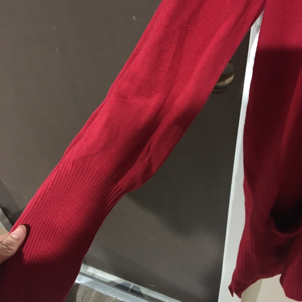 Red cardigan! - Picture 3 of 4